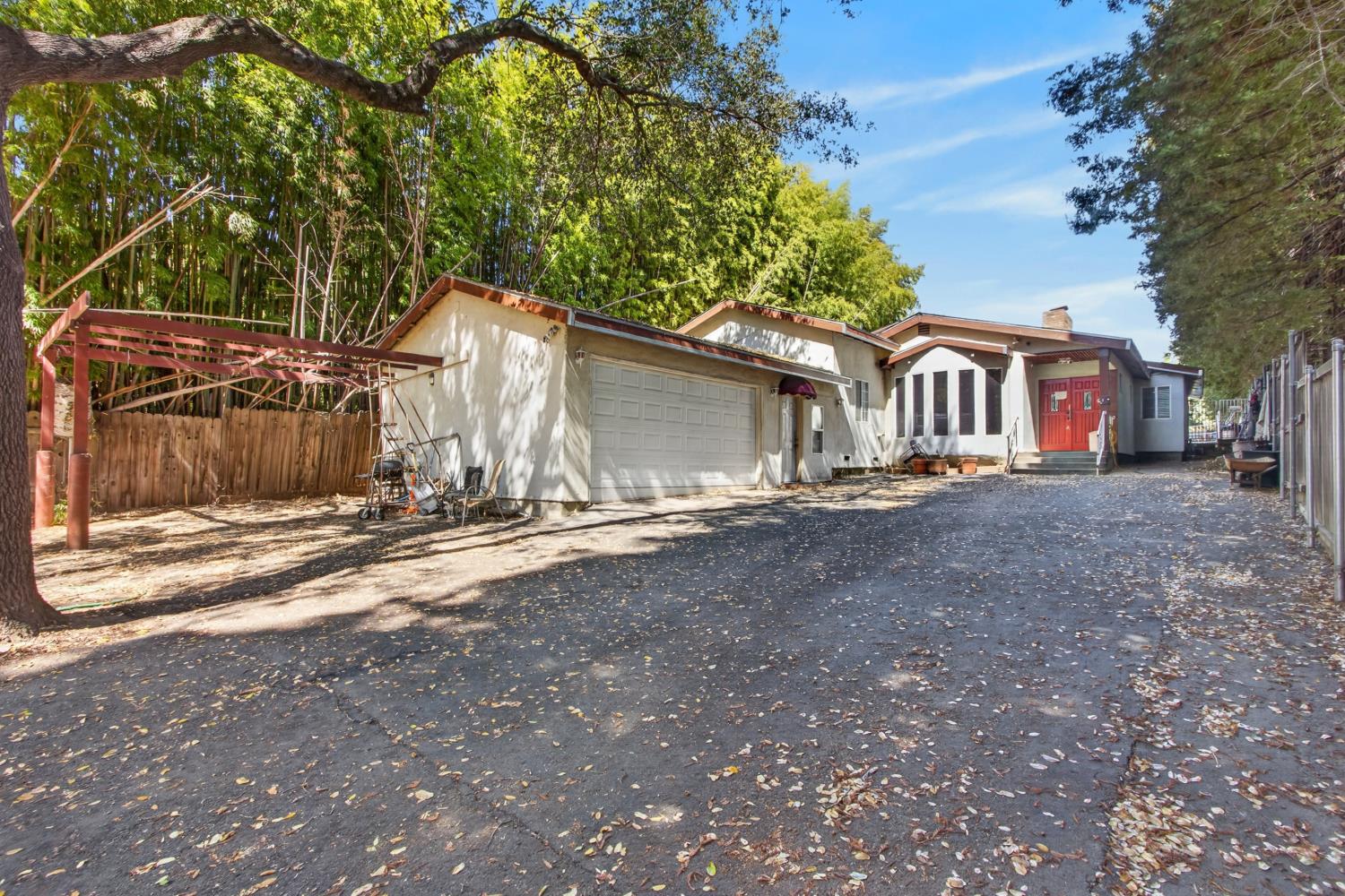 8879 Sunset Avenue