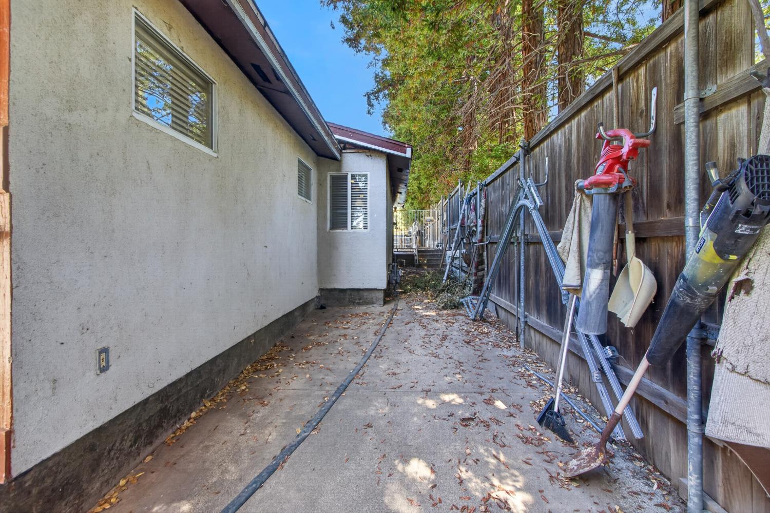 8879 Sunset Avenue