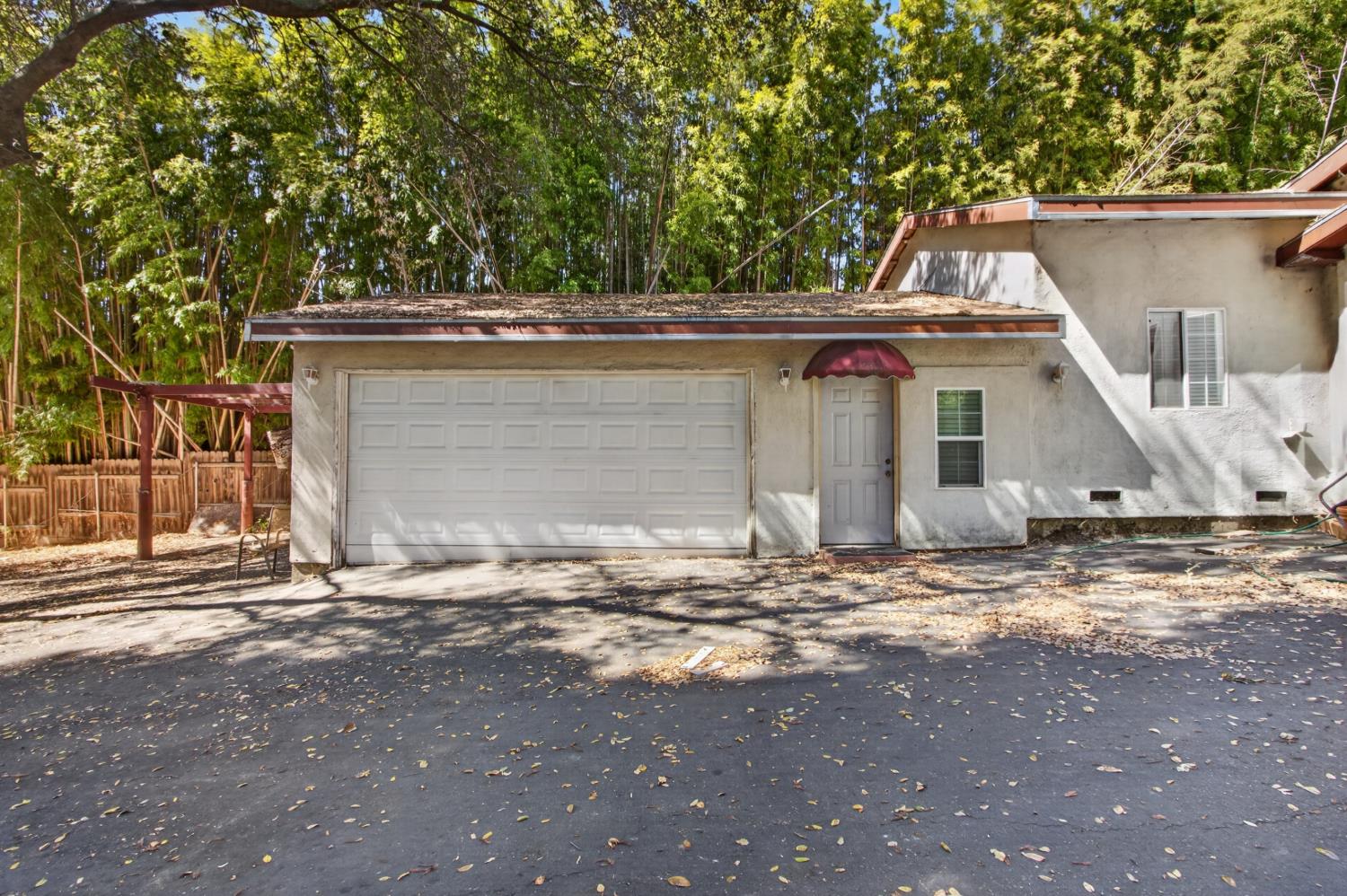 8879 Sunset Avenue