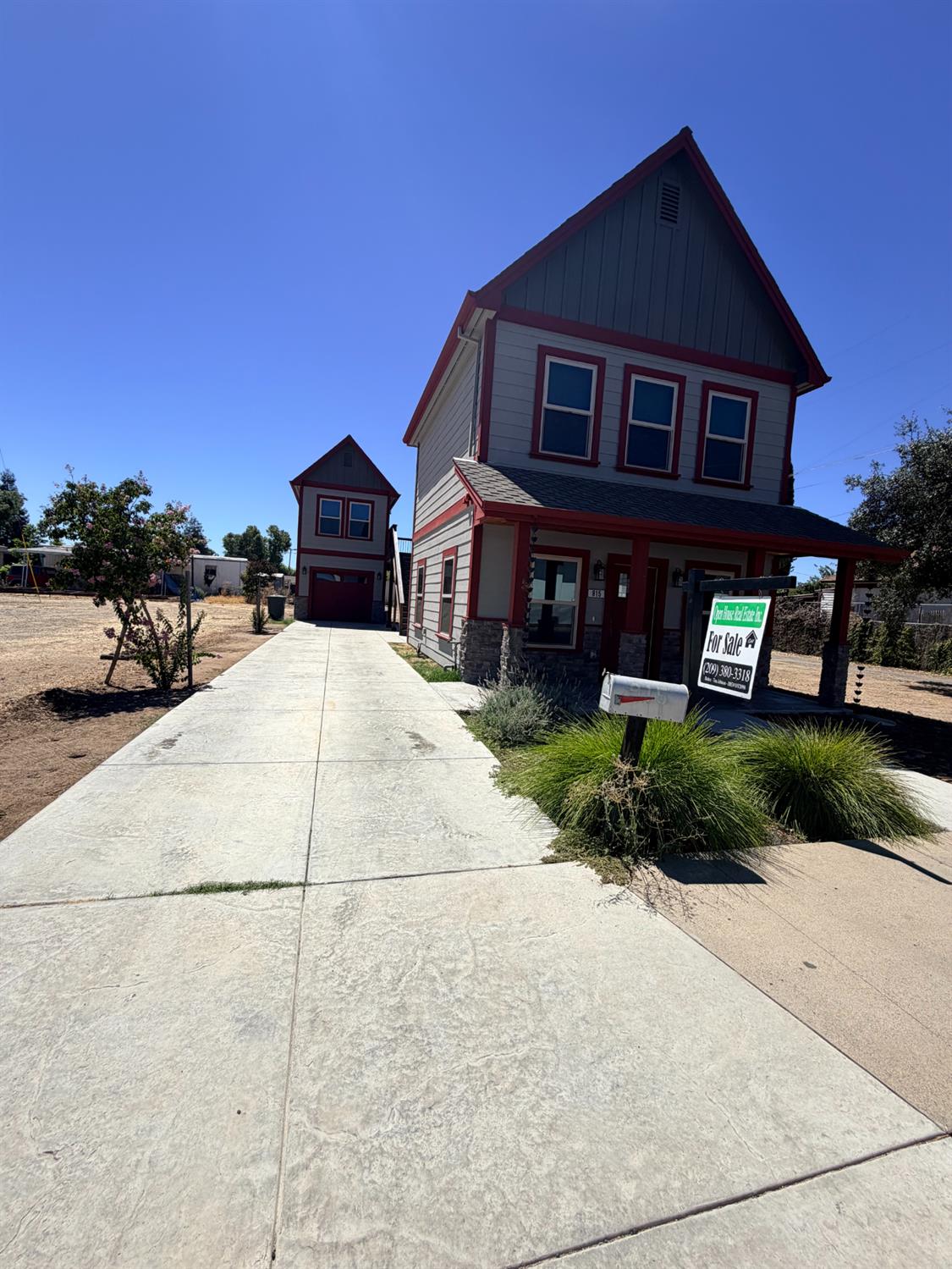 915 E G Street