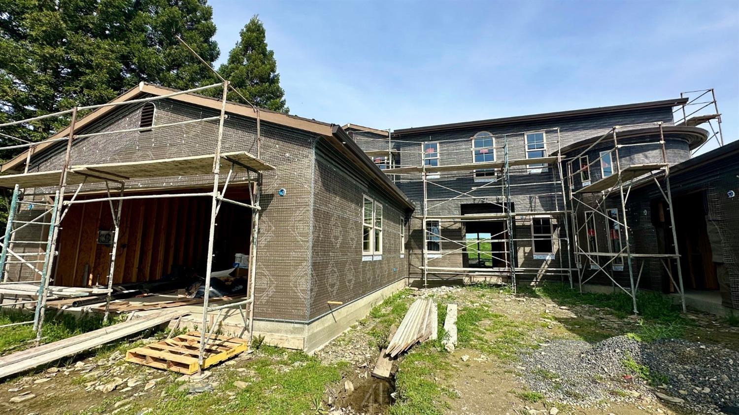 2241 Oak Creek Drive