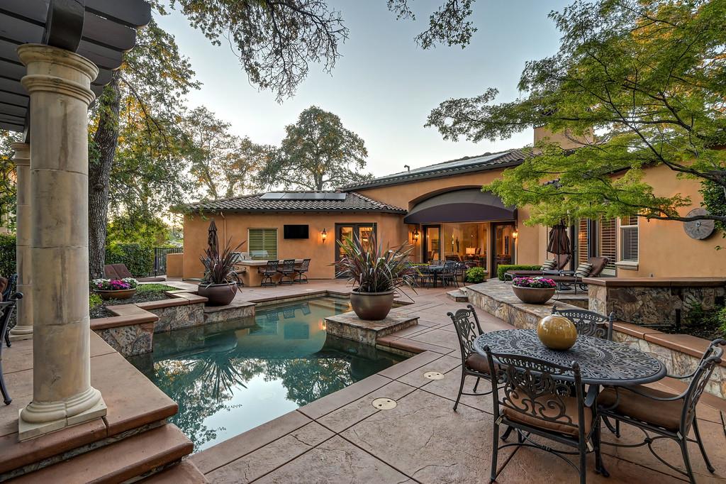 4042 Errante Drive