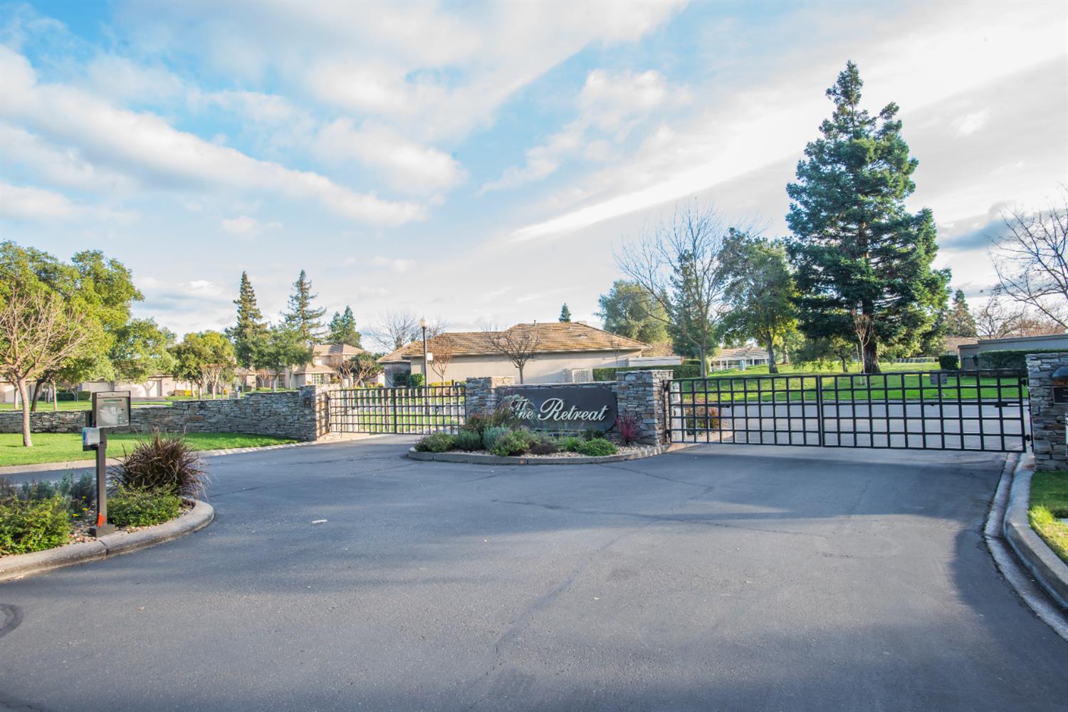 9512 Golf Course Lane