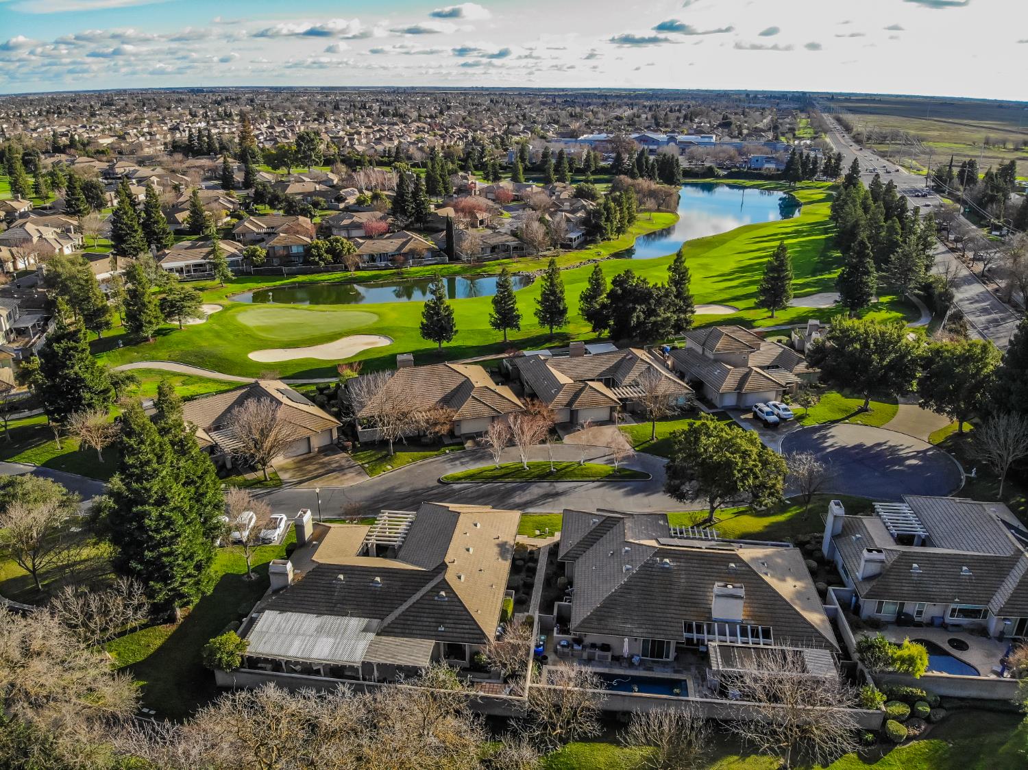 9512 Golf Course Lane