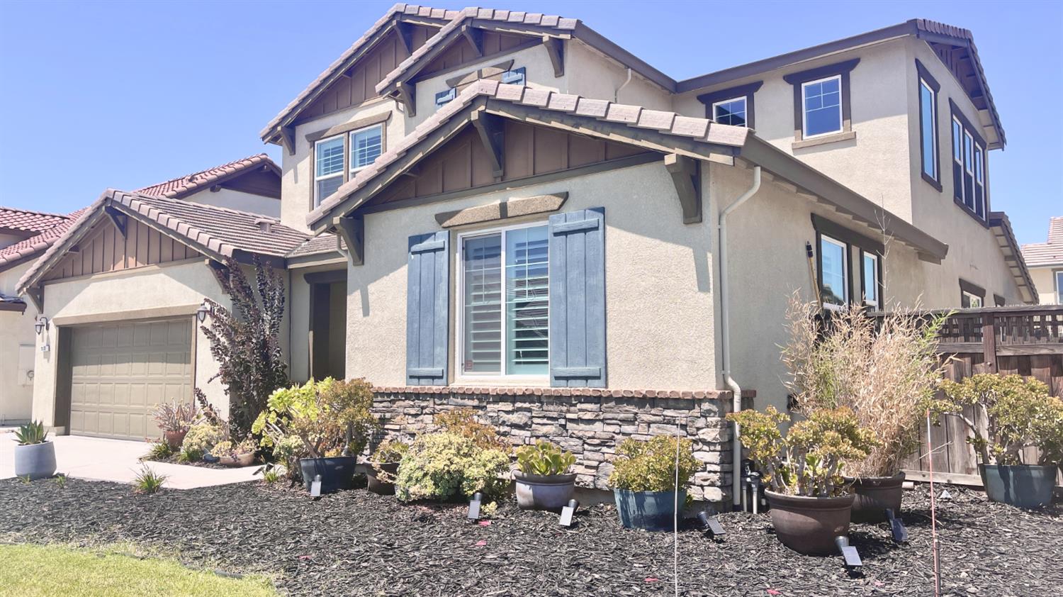 2537 Middlebury Drive