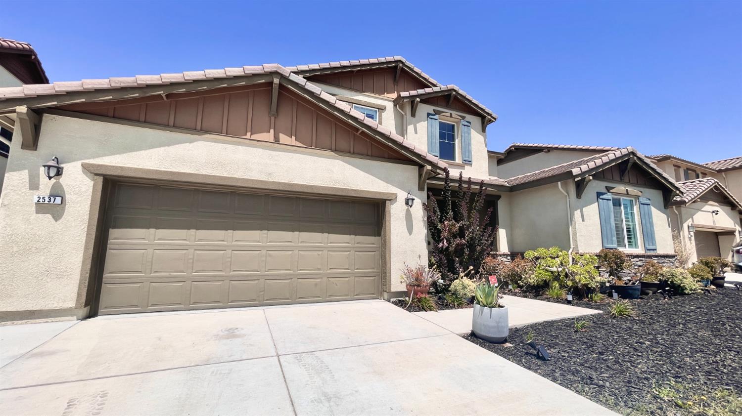 2537 Middlebury Drive