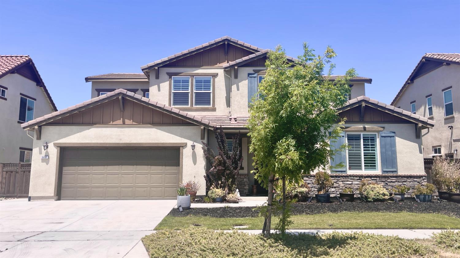 2537 Middlebury Drive