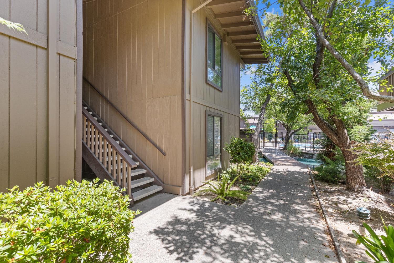 2482 Larkspur Lane 182