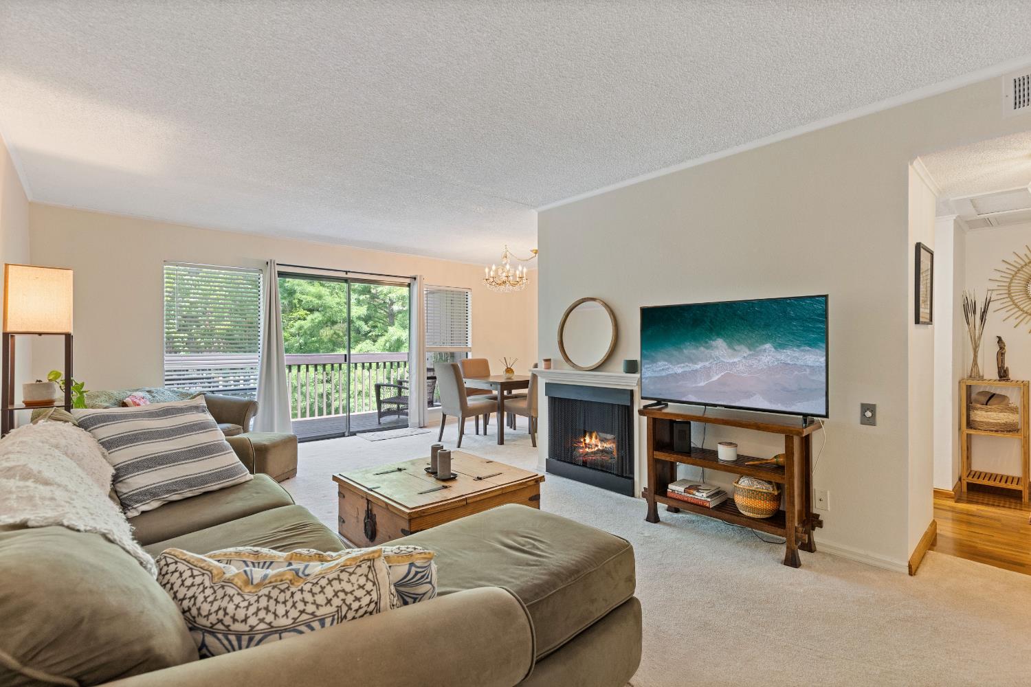 2482 Larkspur Lane 182