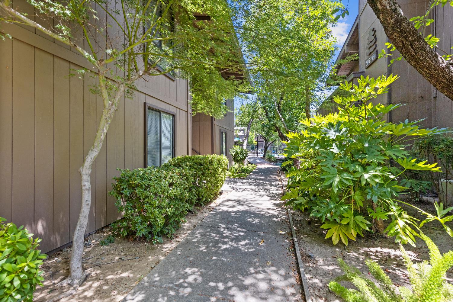 2482 Larkspur Lane 182