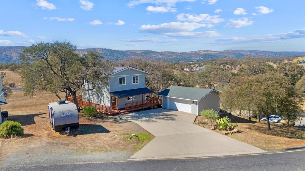 Photo of 2324 Quail Hill Road, Copperopolis, CA 95228 (MLS # 225136893)