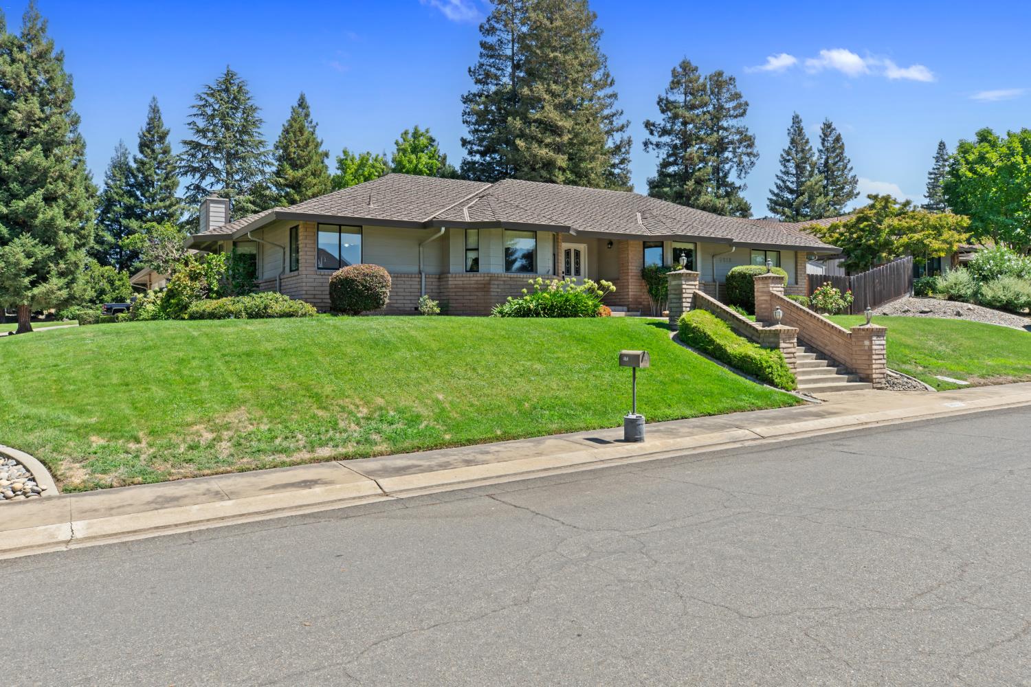9612 La Posada Drive