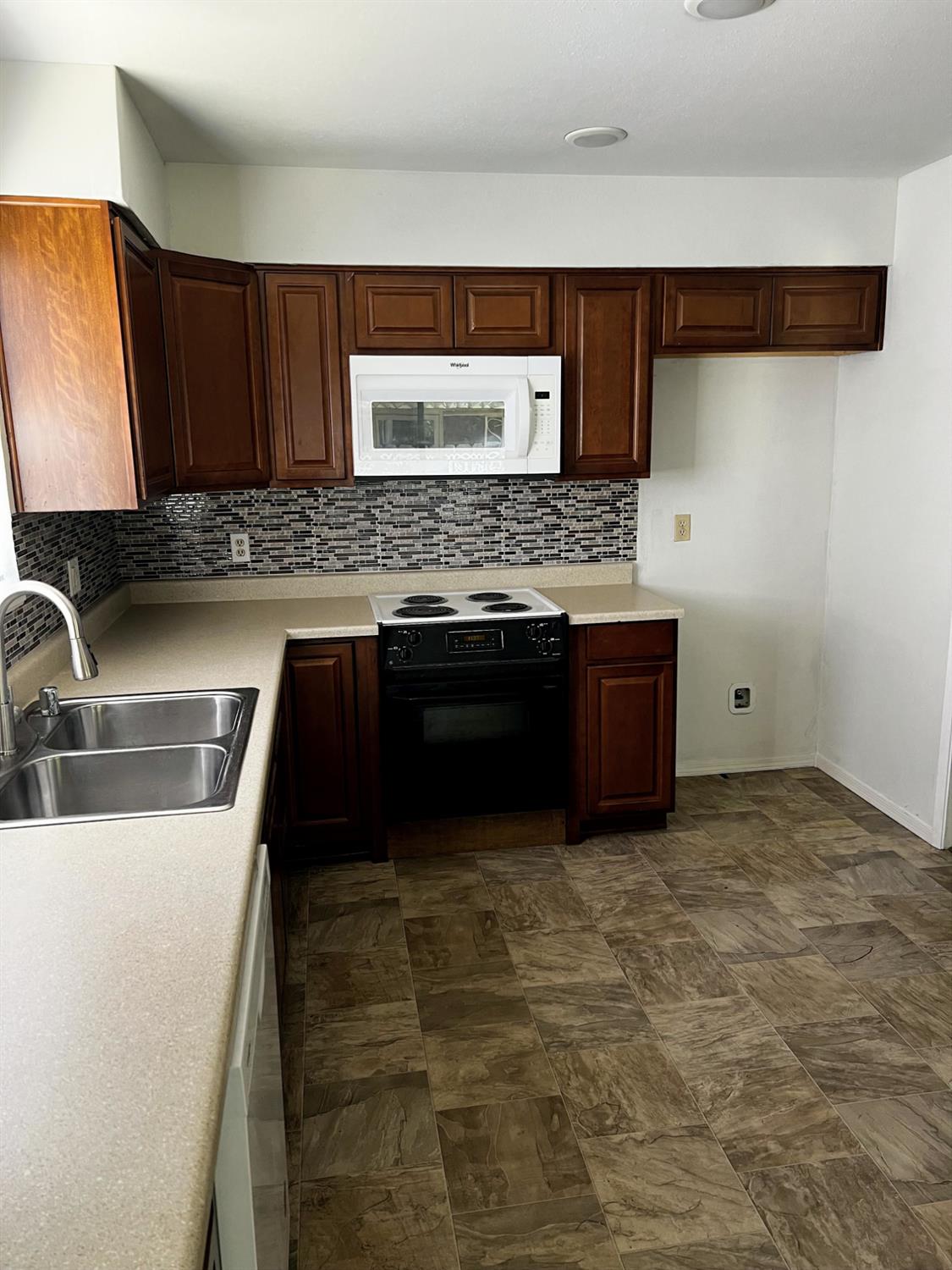 1521 La Cresenta Court