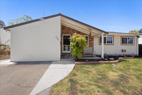2100 BOWLING GREEN DR, SACRAMENTO, CA 95825 - Image ee8a75443d9b6f4a4748e9a4b4bf5cc3/3485416676
