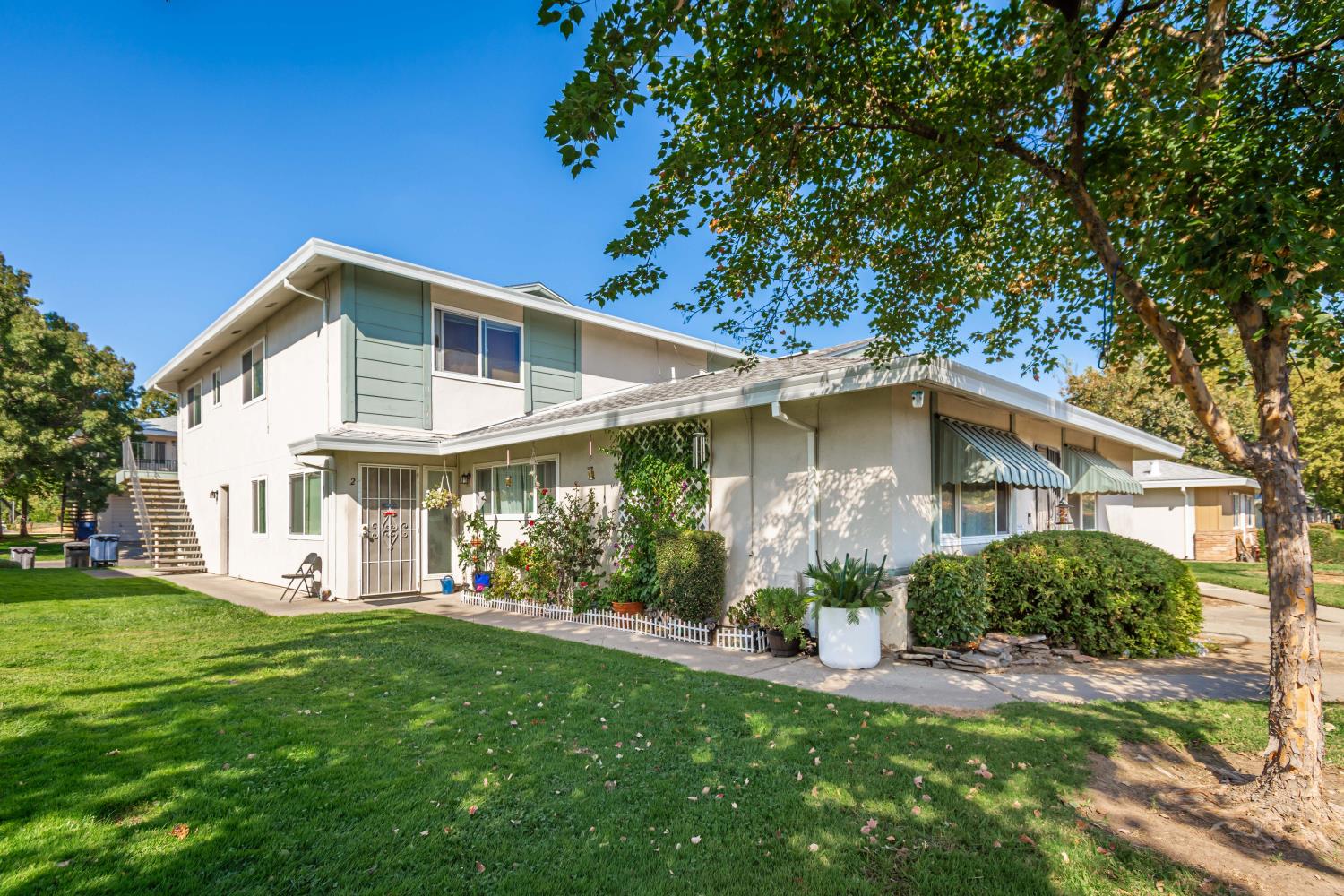 6517 Greenback Lane 4