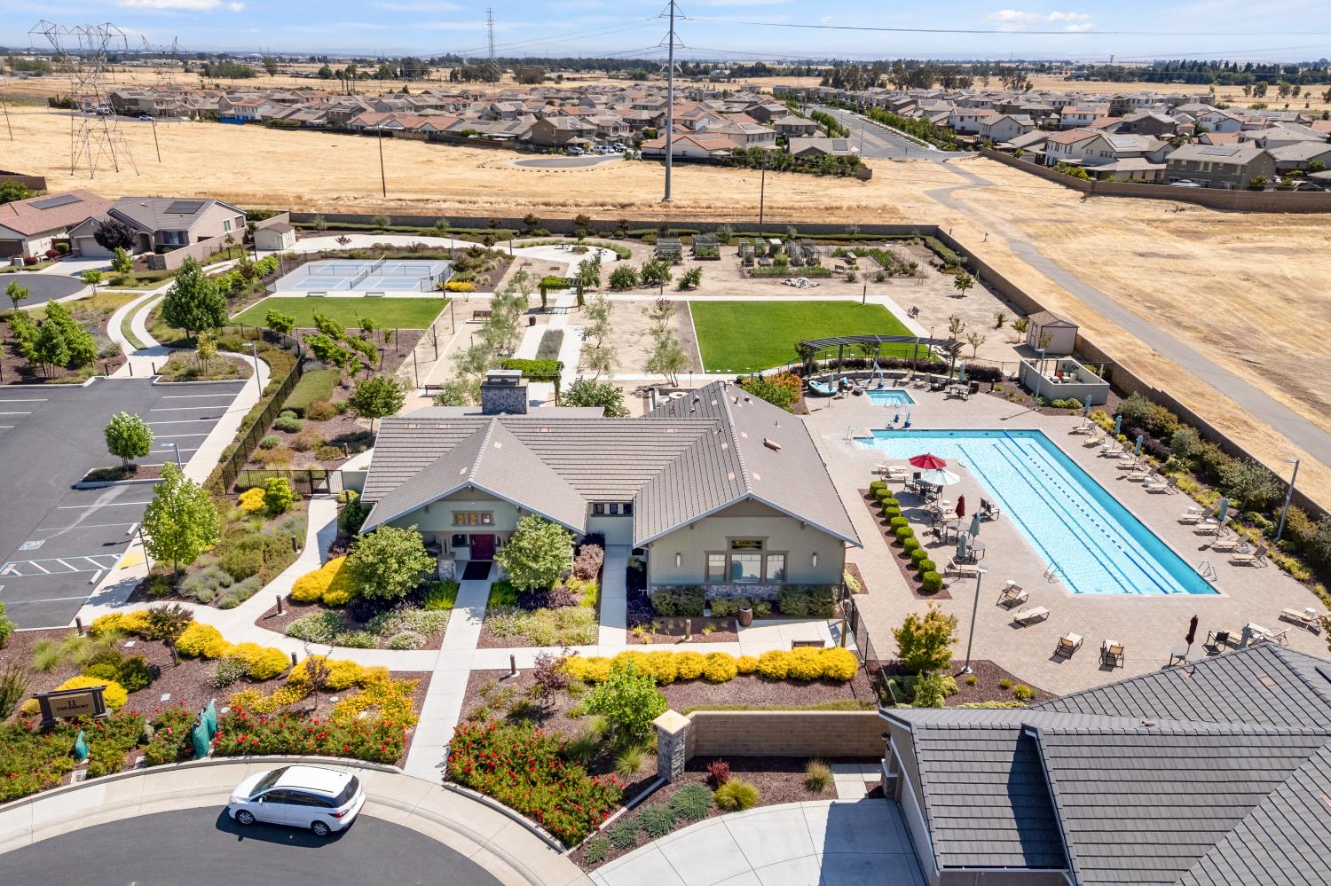 9236 Summer Holly Way