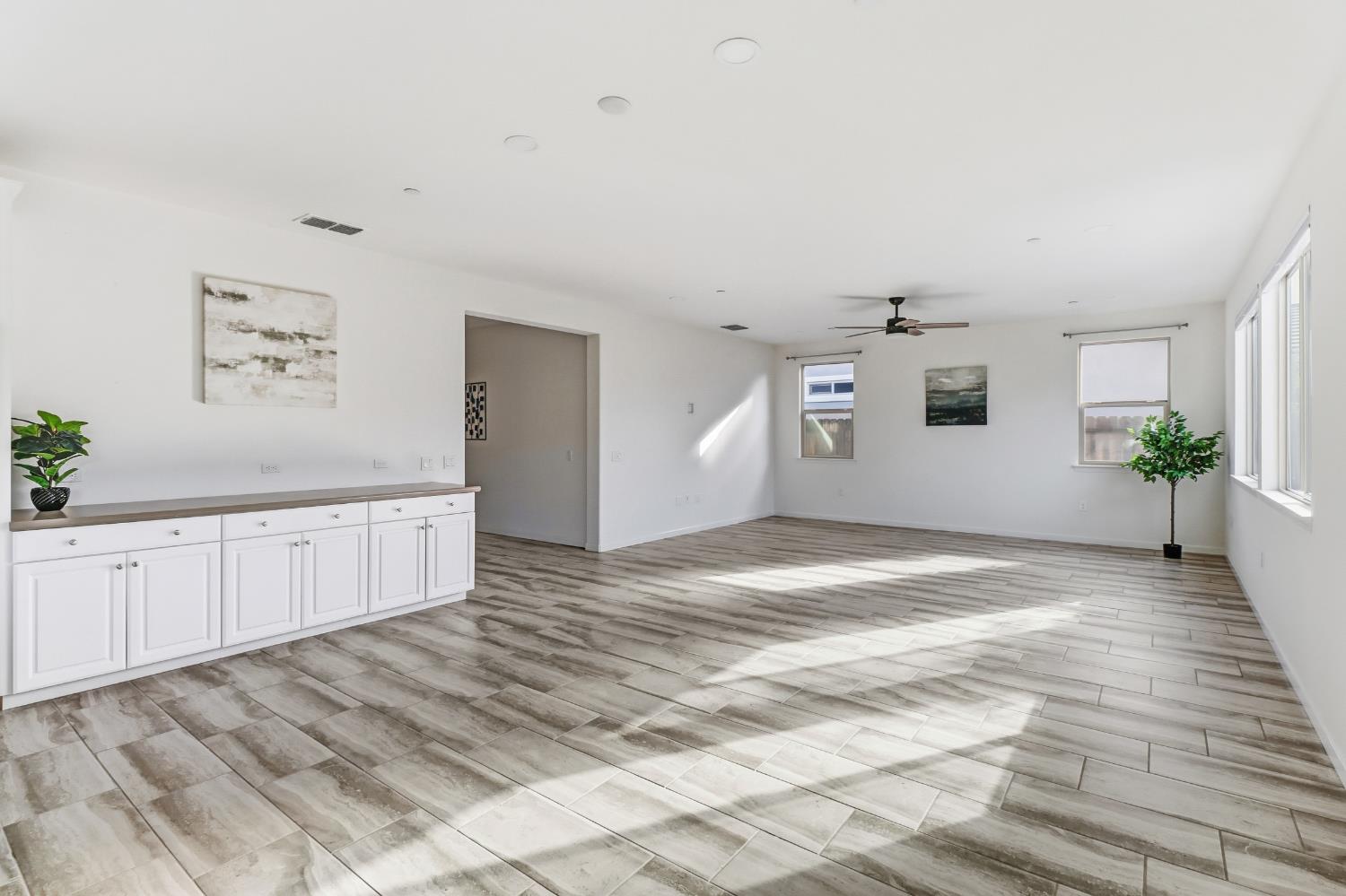 9236 Summer Holly Way