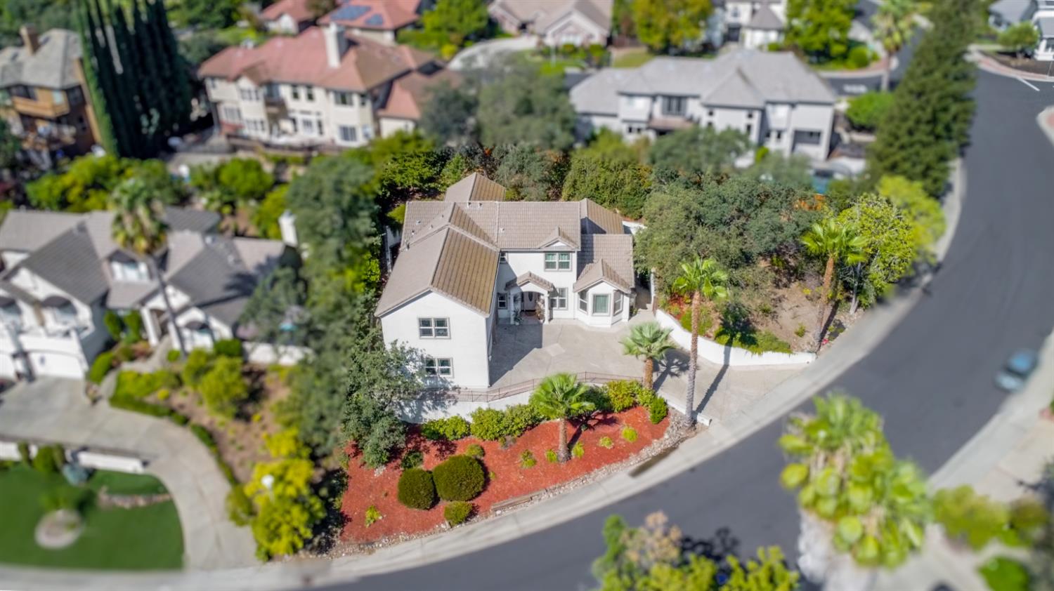 137 Tomlinson Drive