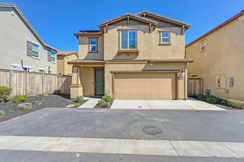8810 Ariston Lane Elk Grove CA 95758