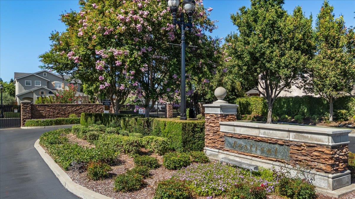 Turlock, California 95380, United States, 5 Bedrooms Bedrooms, ,3 BathroomsBathrooms,Residential,Active,168758