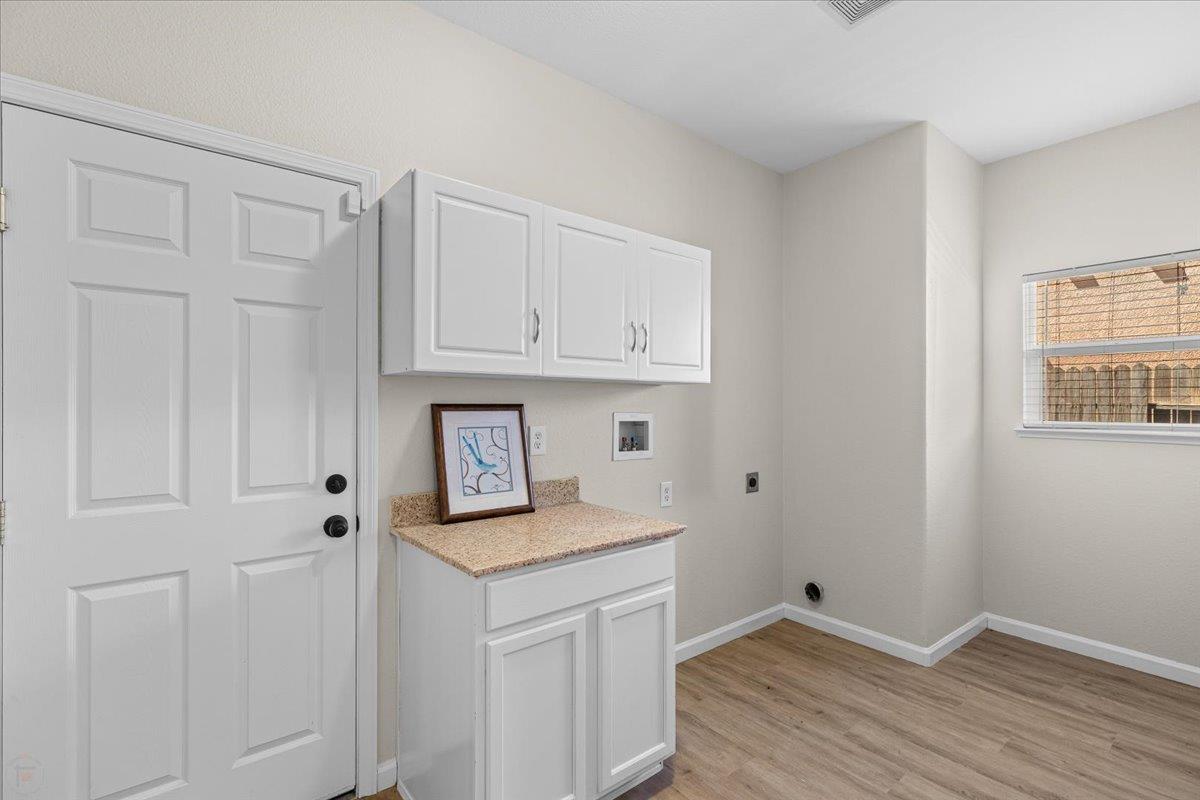 Turlock, California 95380, United States, 5 Bedrooms Bedrooms, ,3 BathroomsBathrooms,Residential,Active,168758