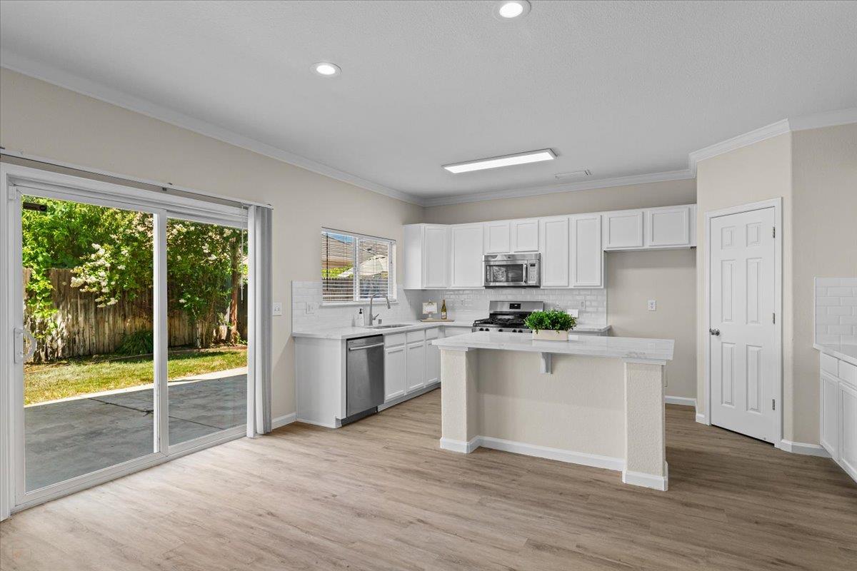 Turlock, California 95380, United States, 5 Bedrooms Bedrooms, ,3 BathroomsBathrooms,Residential,Active,168758