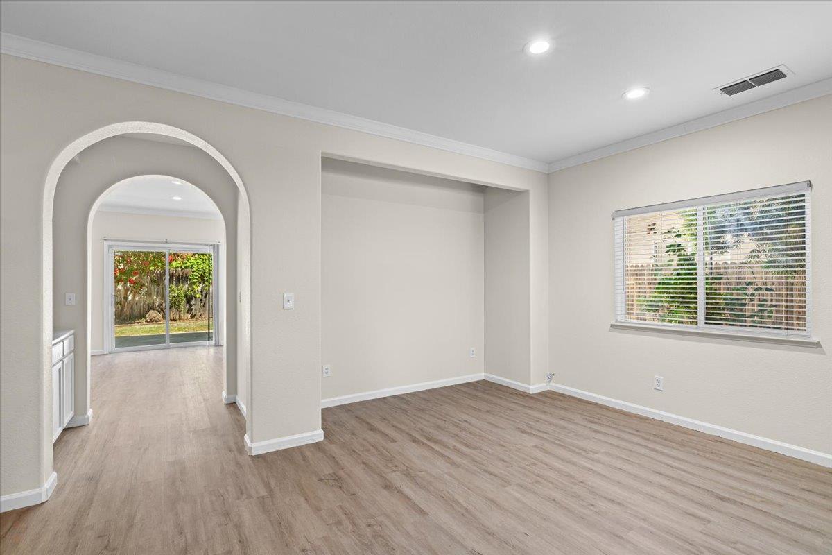 Turlock, California 95380, United States, 5 Bedrooms Bedrooms, ,3 BathroomsBathrooms,Residential,Active,168758