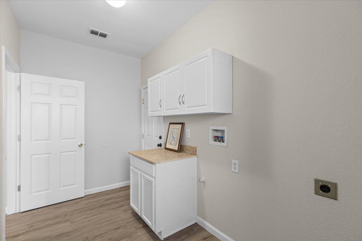 Turlock, California 95380, United States, 5 Bedrooms Bedrooms, ,3 BathroomsBathrooms,Residential,Active,168758