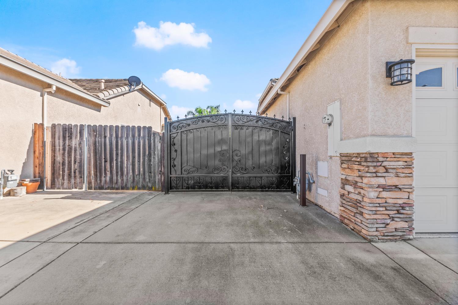 1918 Heidi Way