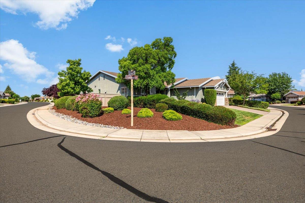1005 Longhorn Lane