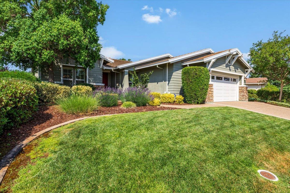 1005 Longhorn Lane