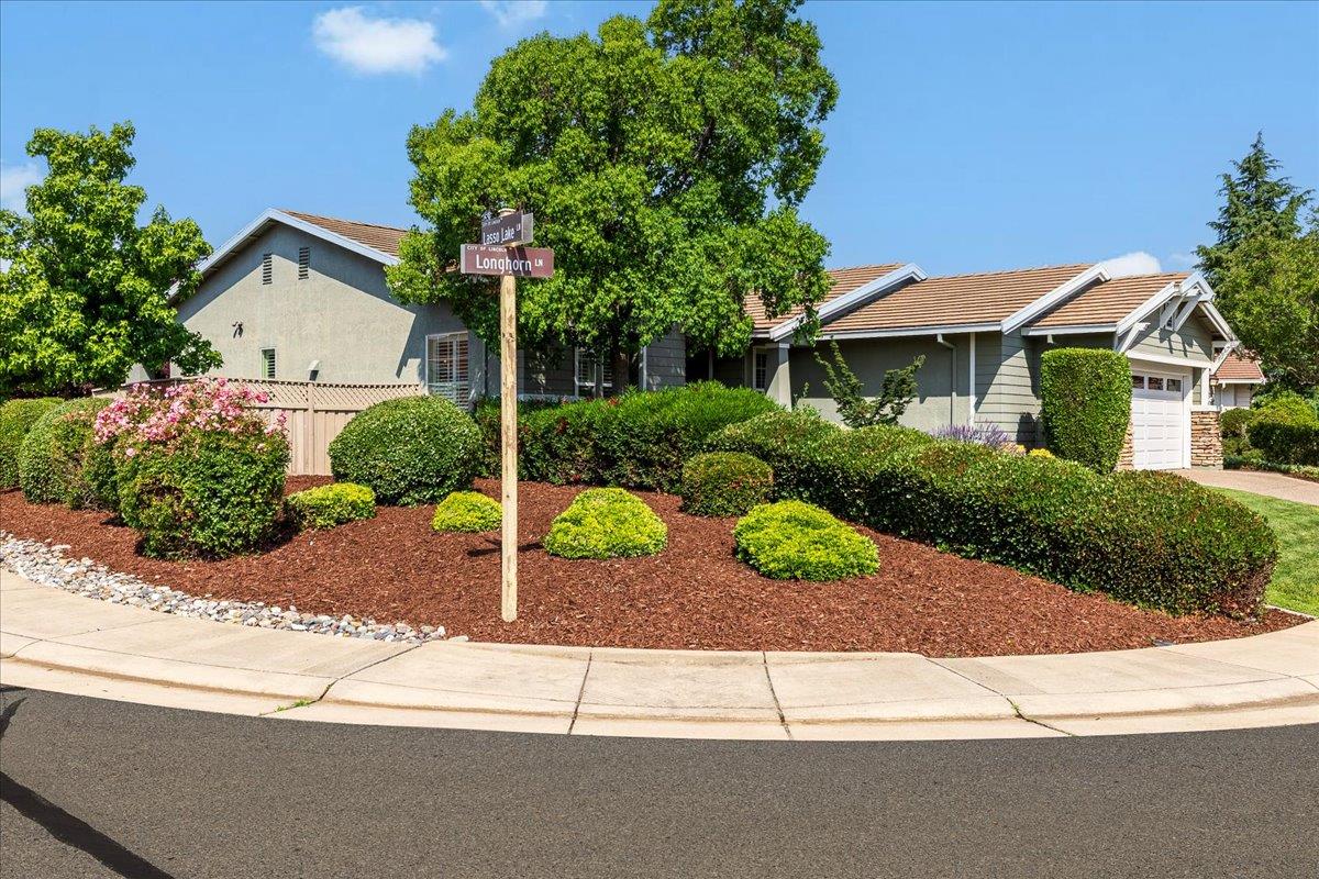 1005 Longhorn Lane