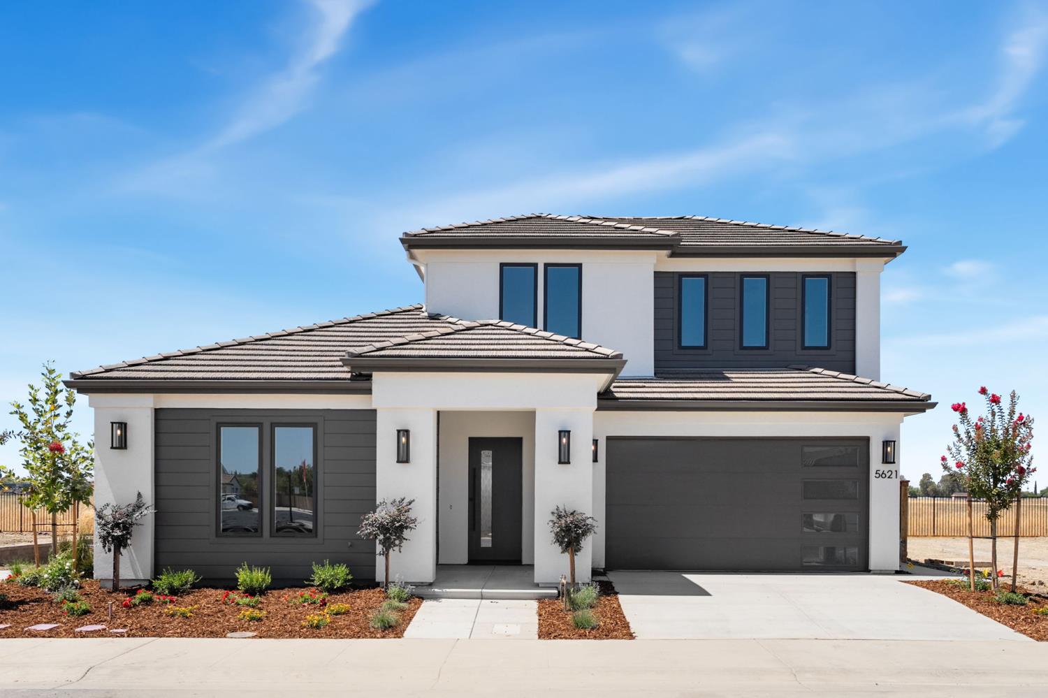5621 Thomson Loop