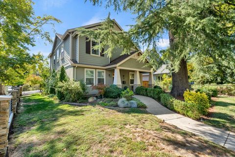 3846 T Street, Sacramento, CA 95816 - #: 225129706