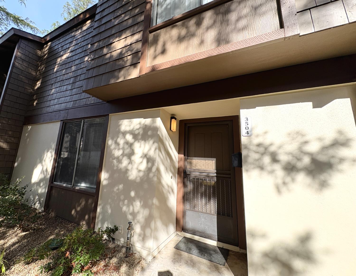 3504 Larchmont Square Lane