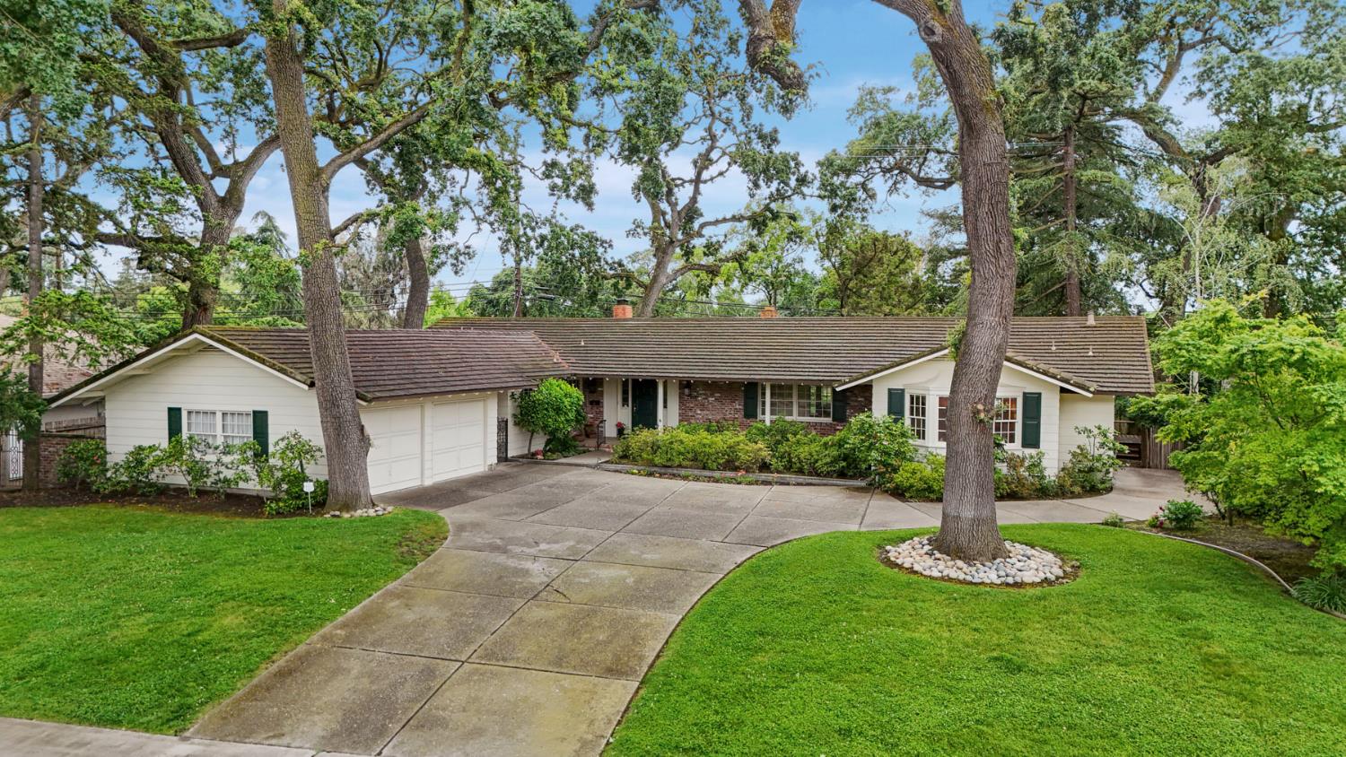 2400 Bonniebrook Drive