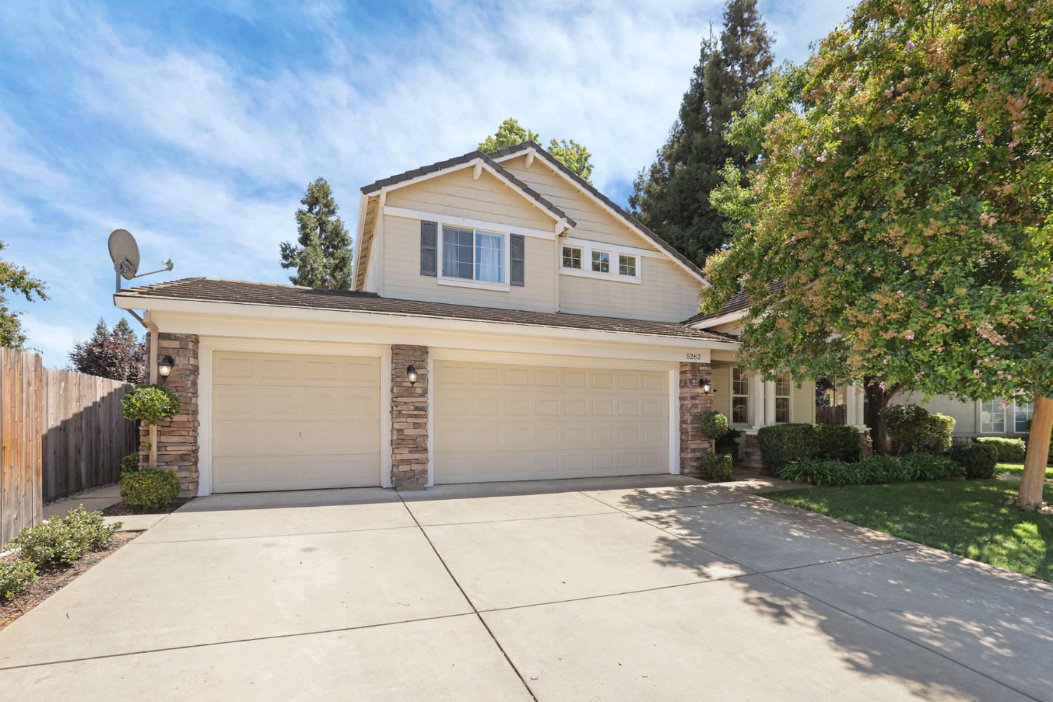 5262 Flor Court