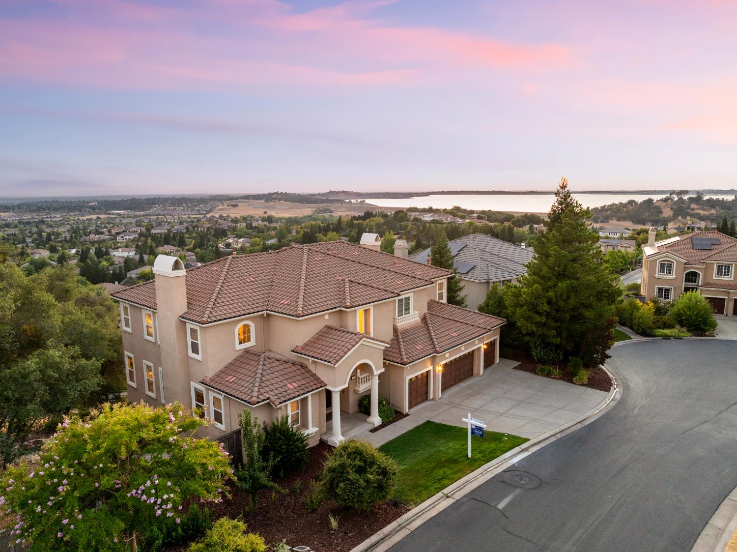 112 Vinicola Court