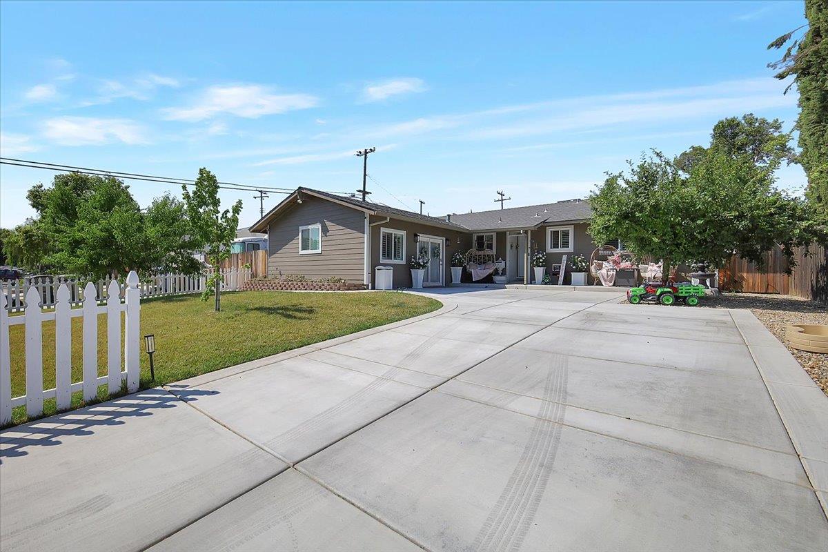 2255 El Manto Drive