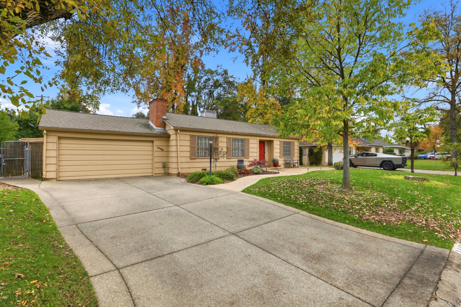 1440 Las Salinas Way