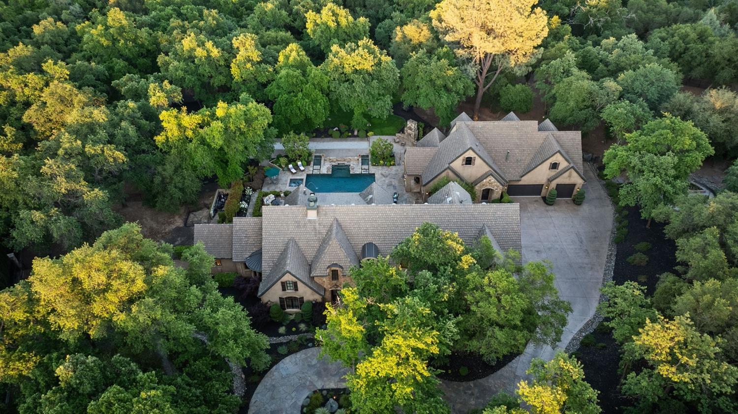 6120 Terracina Court