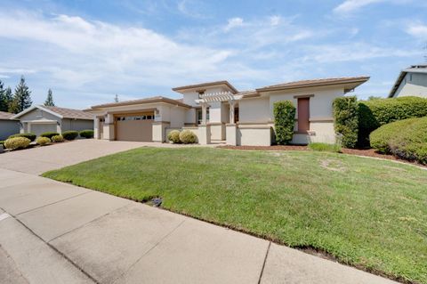 2262 Kingfisher Lane Lincoln CA 95648