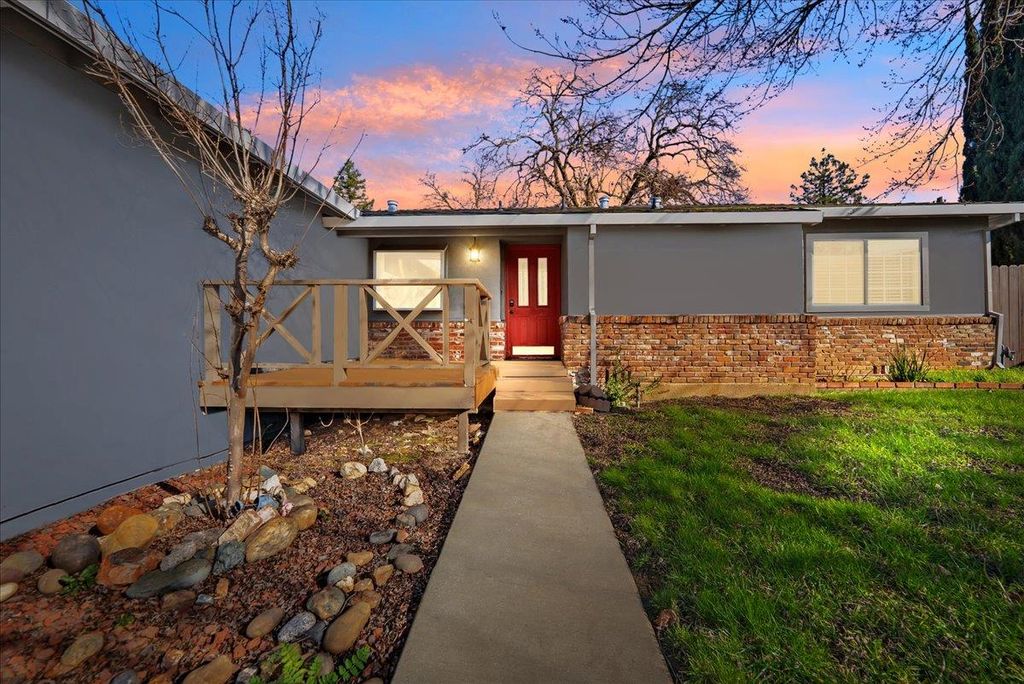 Photo of 6339 New Salem Ct, Carmichael, CA 95608 (MLS # 226003843)