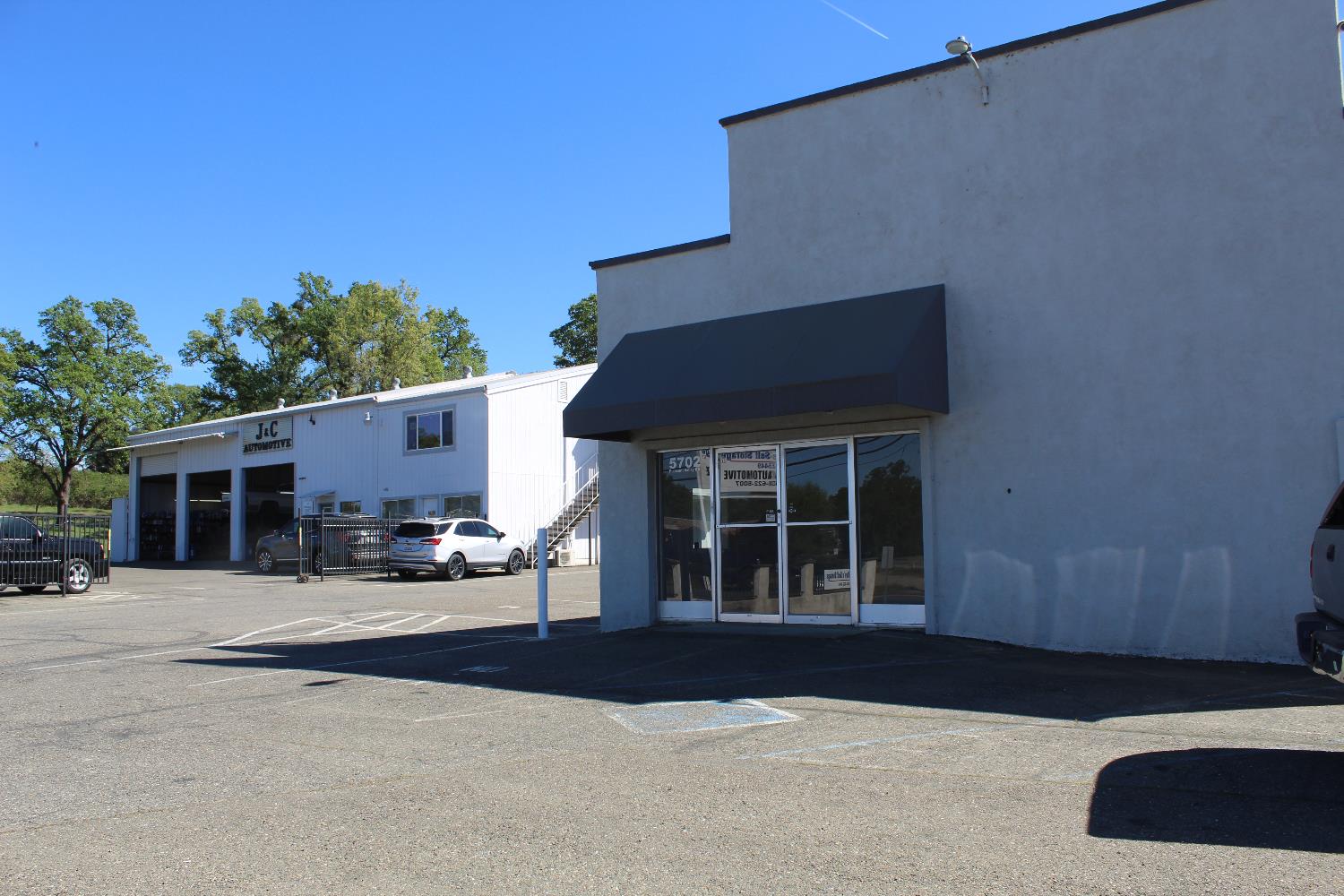 5702 Pleasant Valley Road