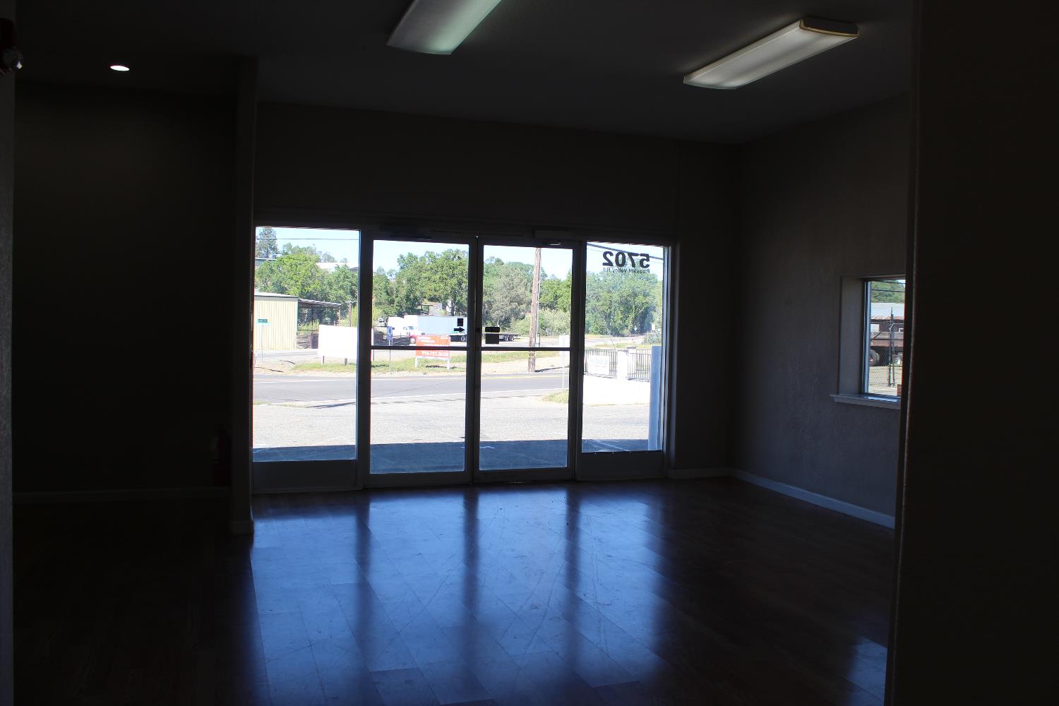 5702 Pleasant Valley Road