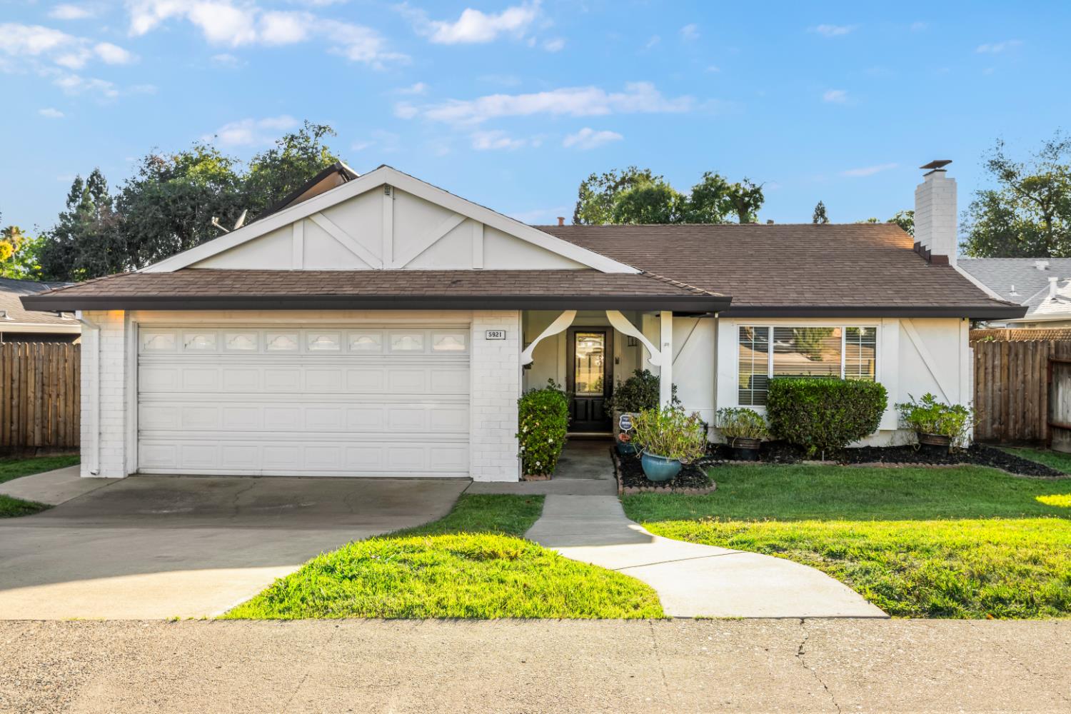 5921 Brittany Way
