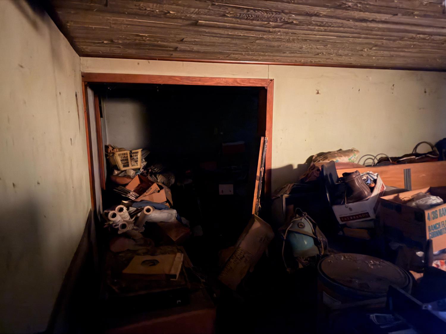 2111 E Hazelton Avenue