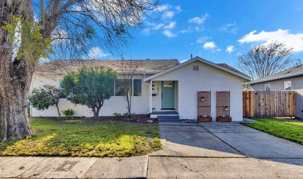 Photo of 1630 Shirley Drive, Sacramento, CA 95822 (MLS # 226004557)