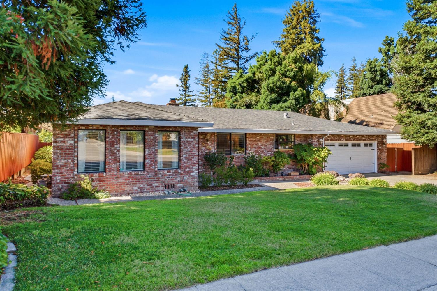 5108 Laurelview Avenue