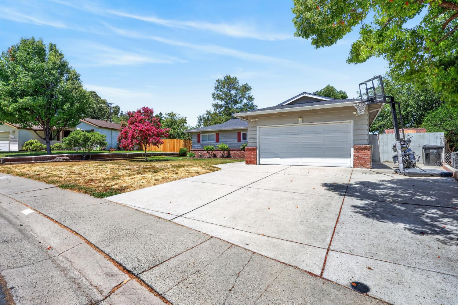 5225 Columbine Way